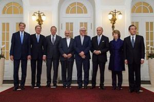 (Reunión del P5+1 e Irán en Viena. Foto:U.S. Department of State from United States – https://www.flickr.com/photos/statephotos/15681768419. Licensed under Public domain via Wikimedia Commons)