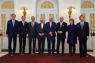 (Reunión del P5+1 e Irán en Viena. Foto:U.S. Department of State from United States – https://www.flickr.com/photos/statephotos/15681768419. Licensed under Public domain via Wikimedia Commons)