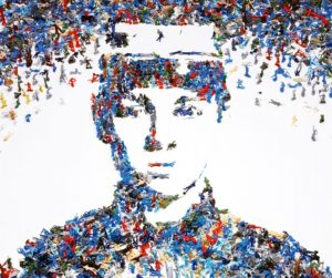 Detalle de Soldado de juguete, serie M&oacute;nadas (2003). Obra de Vik Muniz. Imagen v&iacute;a oddi7y.